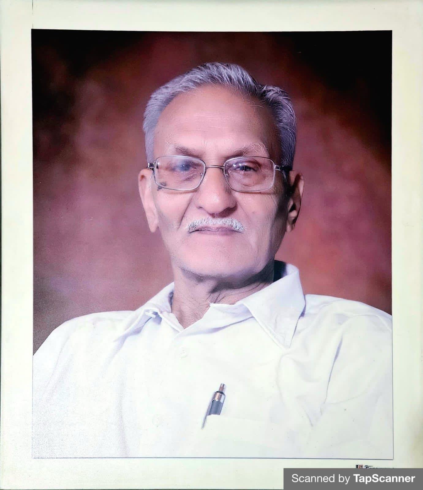 *शोक संदेश*    अत्यंत दु:खित हृदय से सूचित करते है कि हमारे पूज्य पिताजी श्री *खुशीराम जैन जिंदल* का स्वर्गवास आज दिनांक 28-05-25 को रायपुर में हो गया है । इनकी *अंतिम यात्रा* कल सुबह 10:00 बजे हमारे निवास से प्रारम्भ होगी ।   *शोकाकुल* :  रामनिवास जैन (पुत्र),  रुपेश जैन, मुकेश जैन, नितेश जैन, सिद्धार्थ जैन, (पौत्र) आदित्य, हर्षित (प्रपौत्र) निवास : ऐ टी प्लाजा, १०५, शंकर नगर चौक, रायपुर,  मोबाइल:  9440120140, 9437070963