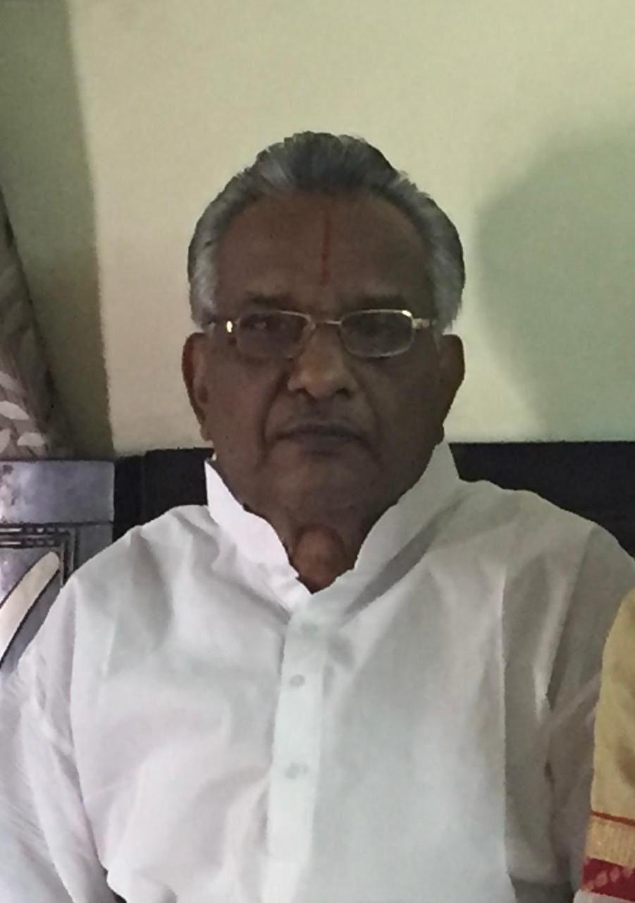 || शोक संदेश ||  अत्यंत दुःख के साथ सूचित किया जाता है कि श्री चिरंजी लाल अग्रवाल (पुत्र स्वर्गीय श्री दुलीचंद अग्रवाल), निवासी E-503, पाम बेलिजियो, जयप्रकाश (बॉम्बे), मोतीलाल (अशोका रतन), माणिकलाल अग्रवाल (पाम बेलिजियो) के पिताजी का स्वर्गवास आज 13 फरवरी 2025 को हो गया है।  उनकी अंतिम यात्रा कल 14 फरवरी 2025 को प्रातः 11:30 बजे निवास स्थान E-503, पाम बेलिजियो, शंकर नगर रोड, रायपुर से प्रस्थान कर मारवाड़ी श्मशान घाट, देवेंद्र नगर पहुंचेगी।  शोकाक