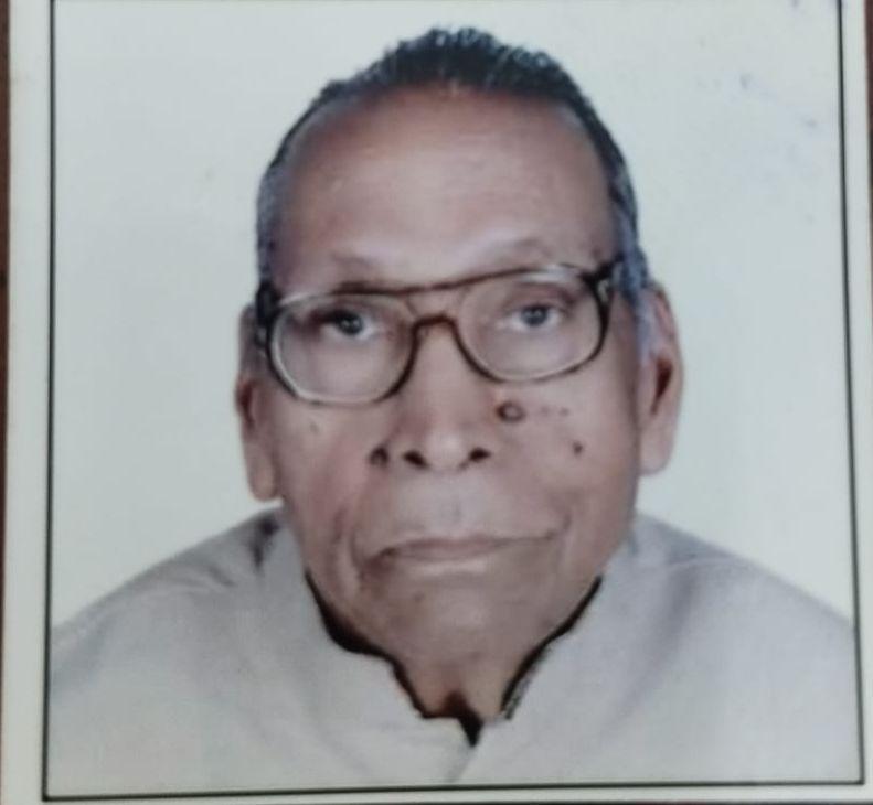 शोक संदेश ????  श्री बृजमोहन अग्रवाल संस्थापक रमेश जुट उद्योग निवासी समता कालोनी  का स्वर्गवास 11 मार्च को सुबह 8 बजे हो गया है! वे राजकुमार, प्रकाश चंद, रमेश कुमार, संतोष कुमार के पिता एवं गिरधारी , विकास , रोहित , सौरभ, मयंक के दादा एवं राघव के परदादा थे ! जिनका अंतिम संस्कार 12 मार्च को सुबह 10 बजे निज निवास सी 86  समता कालोनी से मारवाड़ी शमशान घाट मे किया जाएगा!